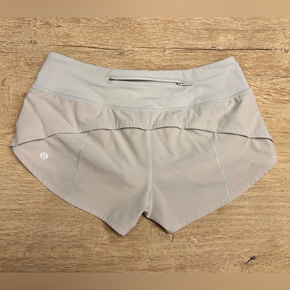 Lululemon Speed Up Low-Rise Lined Short 2.5” in Ocean Air, Size 4 - Picture 3 of 5